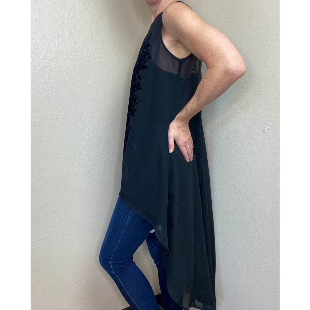 NWT Maurices Black Velvet Geometric Sheer High-Lo Tank Tank - Picture 3 of 6